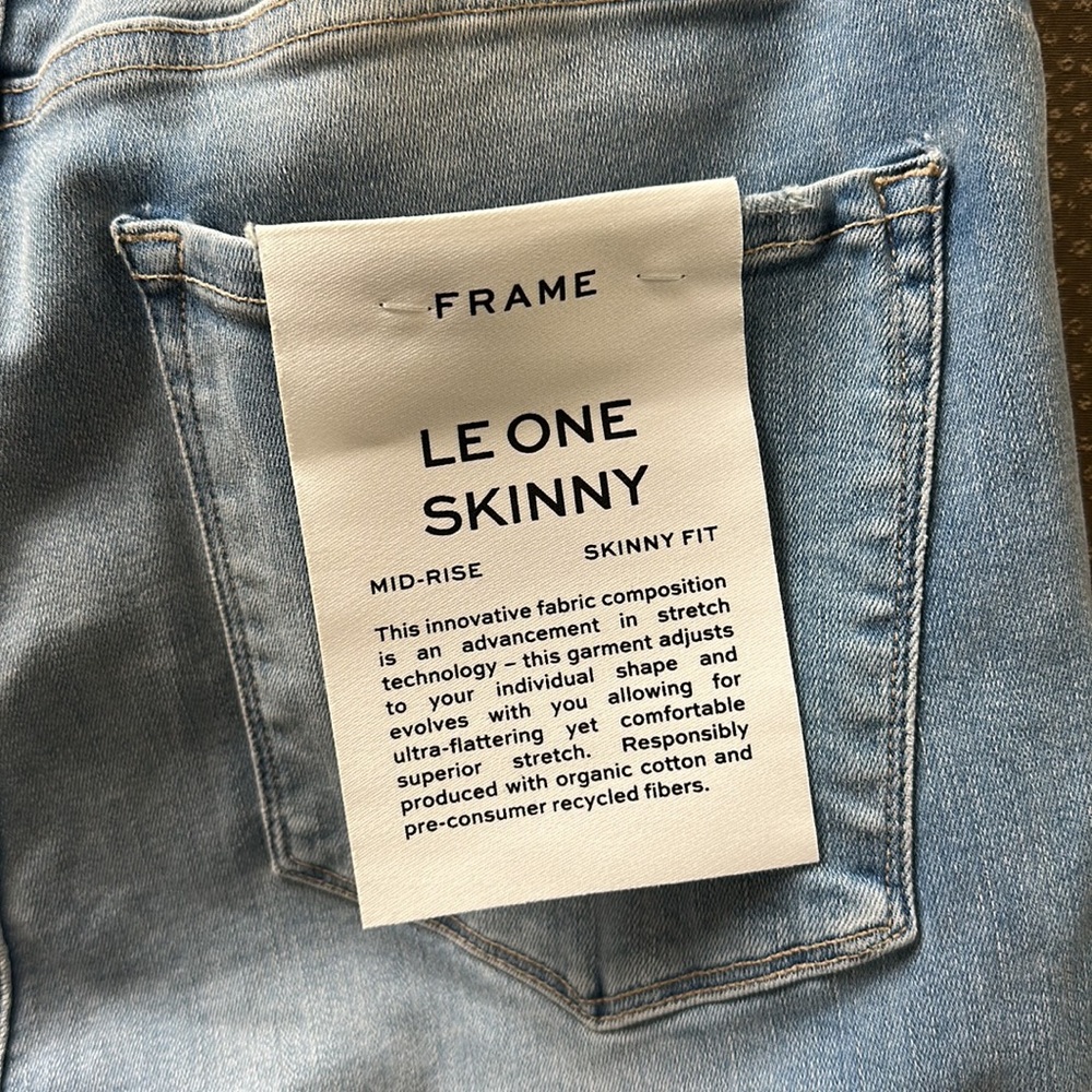🔥🔥🔥NEW Frame Le One Mid-rise Skinny Jeans - Picture 7 of 9